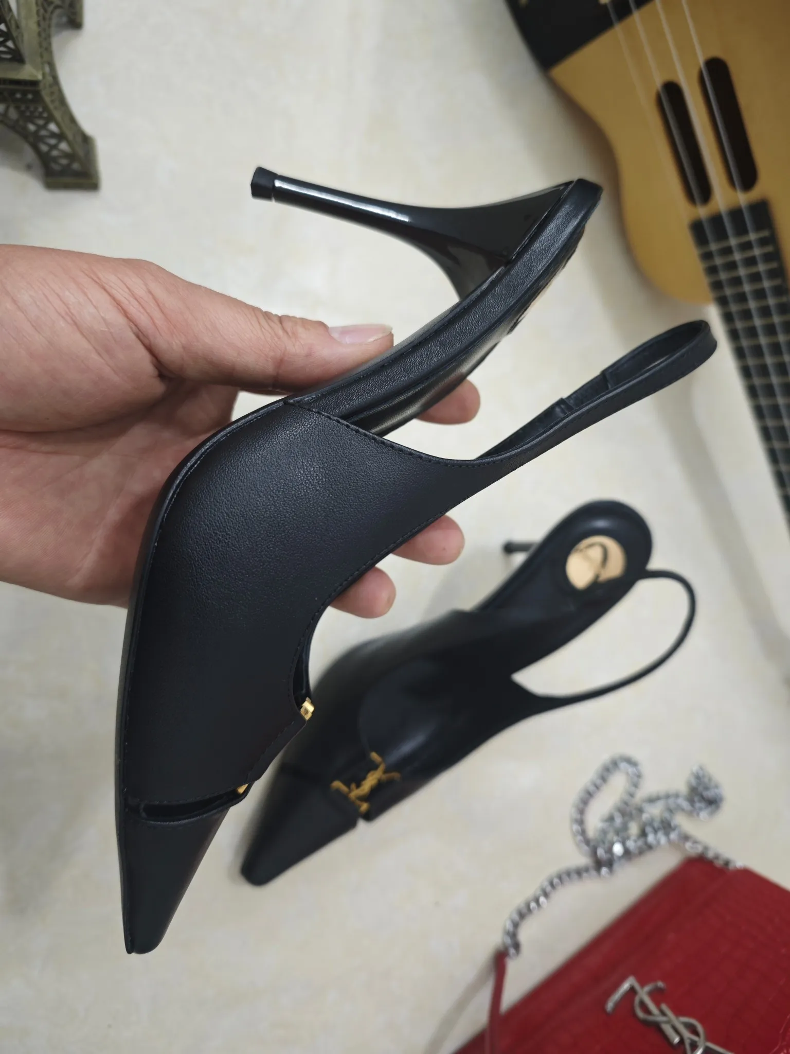 👟👟Ex-factory price 540👟👟【Saint Laurent】Yves Saint Laurent, high-heeled YSL high heels💃2025 early spring counter synchronizes the latest styles, YSL, decoration👠 Classic and high-quality glamorous masterpieces, the hottest autumn and winter series in the counter, with temperament, fashion, classic and attractive design style 😌The effect on the feet is particularly beautiful〰️, the materials are imported from Italy 🇮🇹 calf, imported black sheepskin, lining, and foot pads; sheepskin, stiletto high heels, size 35-41 (34.41.42 must be customized, non-refundable) outsole; imported genuine leather outsole, with full counter packaging